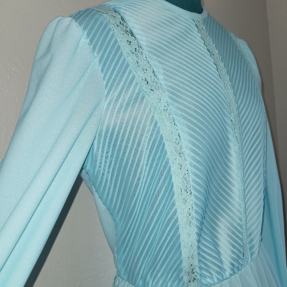 Vintage  1960s JENNIFER GEE Light Blue Pleated Textured Lines  Midi Dress  Sz 14 - Picture 2 of 13